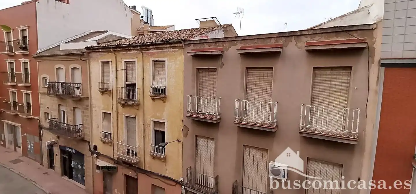Vista exterior de Pis en venda en Linares amb Aire condicionat, Calefacció i Balcó