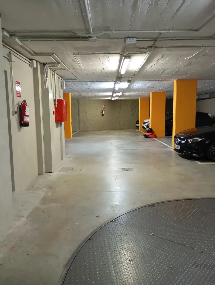 Garaje en venta en Carrer de la Indústria, El Camp de l'Arpa del Clot
