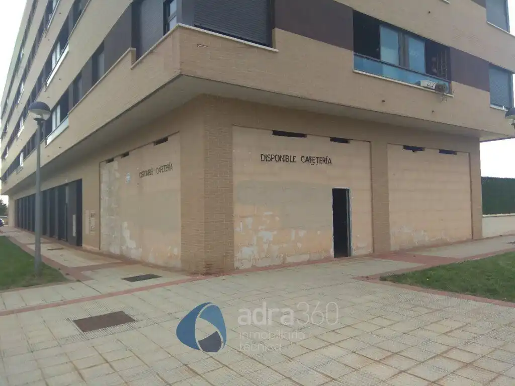 Vista exterior de Local de alquiler en  Logroño