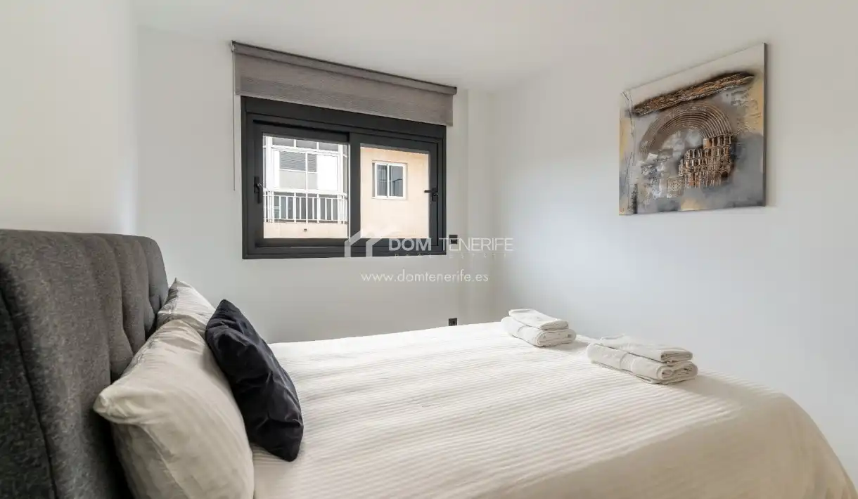 Habitación de Piso en venta en Adeje con Terraza, Trastero y Piscina