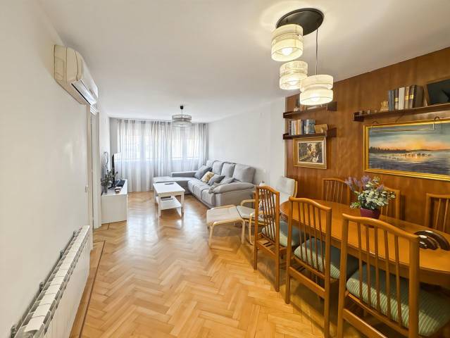 Piso en Venta en De Rafael Fernández Hijicos en Palomeras Sureste