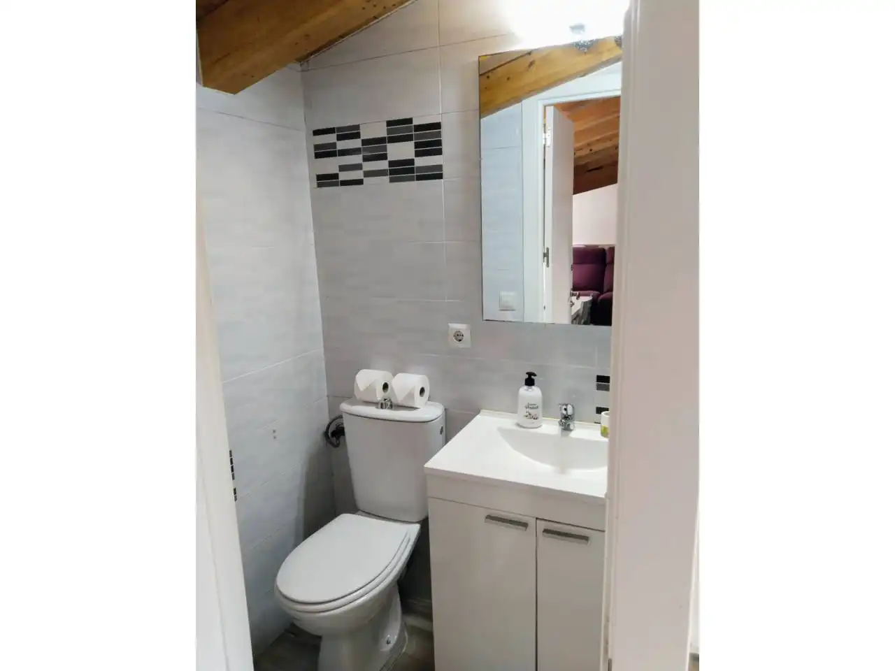 Bany de Apartament de lloguer en Burgos amb Calefacció, Parquet i Moblat