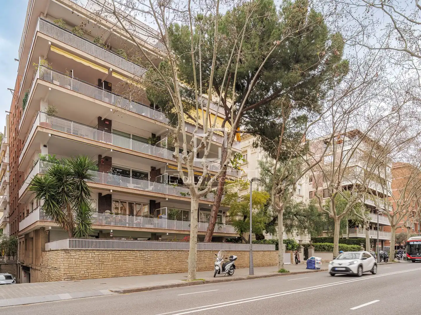 Vista exterior de Piso en venta en Barcelona con Aire acondicionado, Calefacción y Terraza