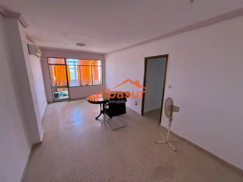Wohnung zum Verkauf in Calle Jiménez Amigo, imagen 2