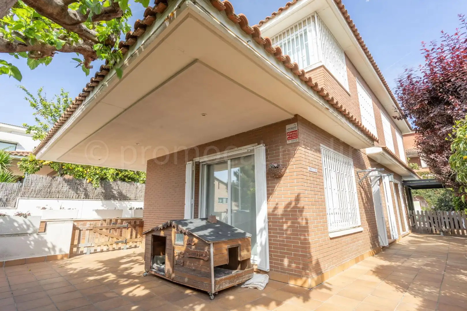 Vista exterior de Casa o xalet en venda en El Papiol amb Aire condicionat, Calefacció i Jardí privat