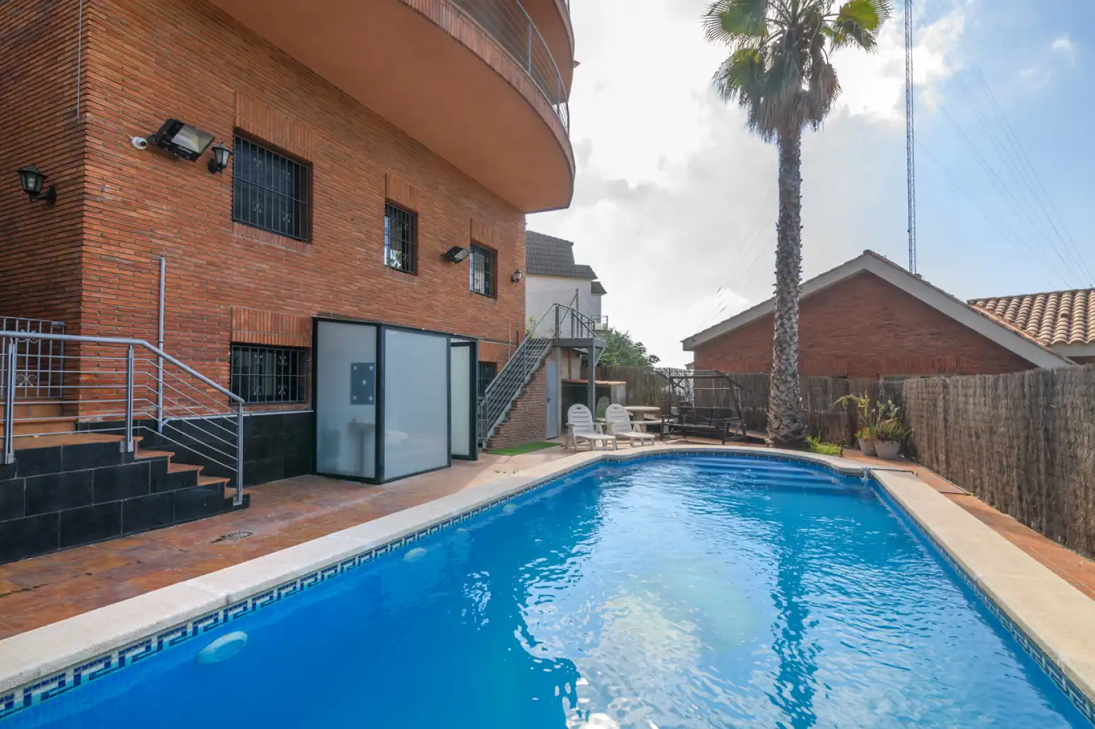 Piscina de Casa o chalet de alquiler en Viladecans con Terraza, Piscina y Balcón