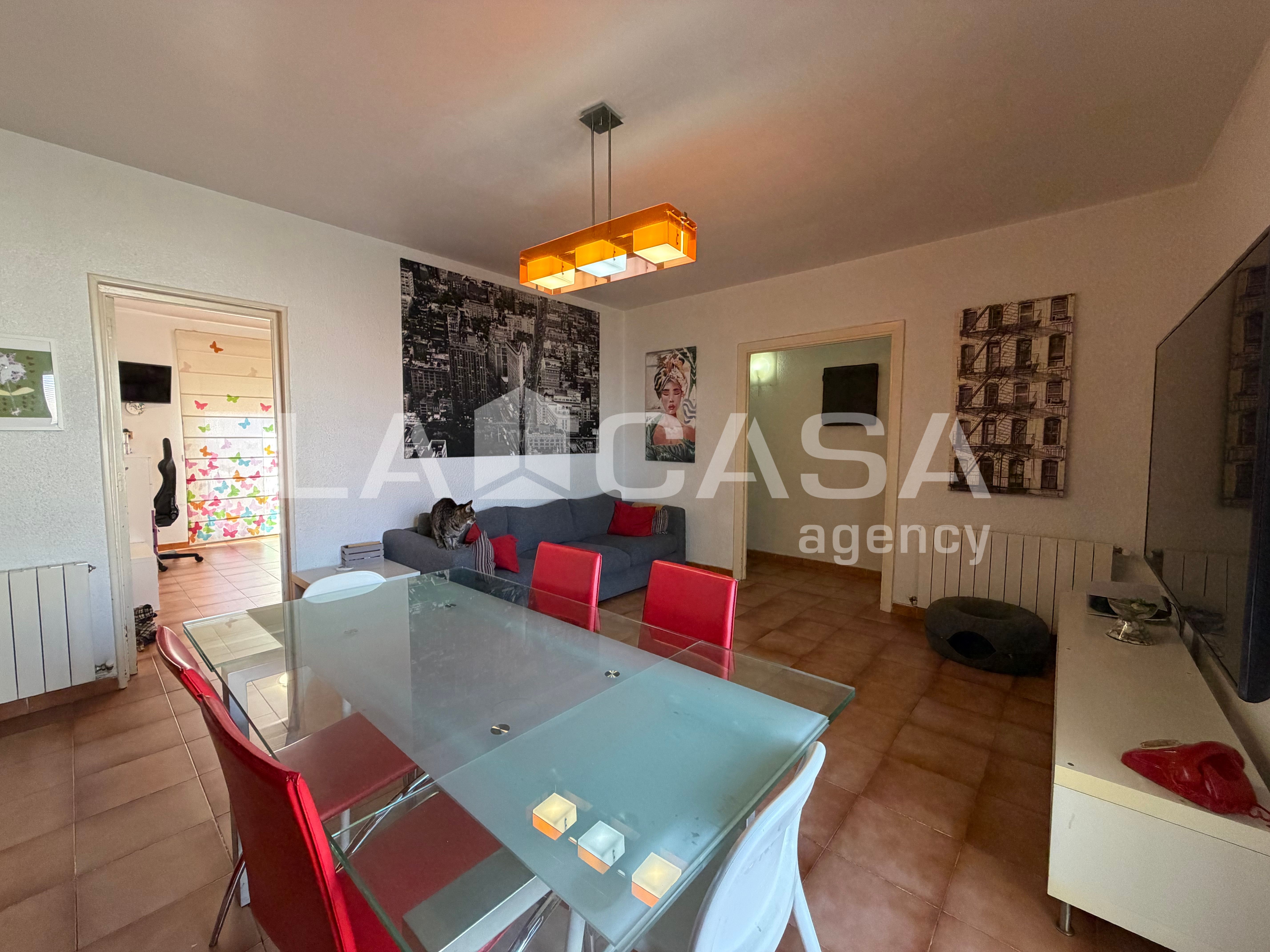 Flat for sale in Badalona  with Air Conditioner, Heating and Balcony
