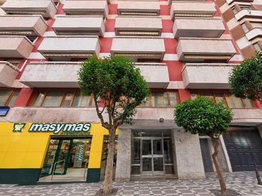 Local comercial en venta en Calle Navas de Tolosa 12