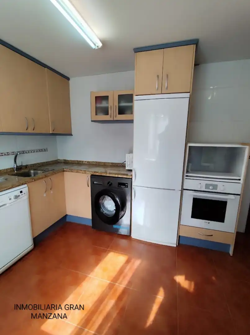Cocina de Casa adosada en venta en Las Quintanillas con Calefacción, Jardín privado y Parquet