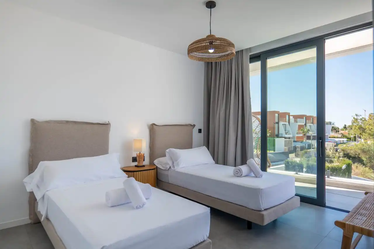 Chalet con terraza en venta en Marisol Park - Ortembach - Los Almendros, imagen 10