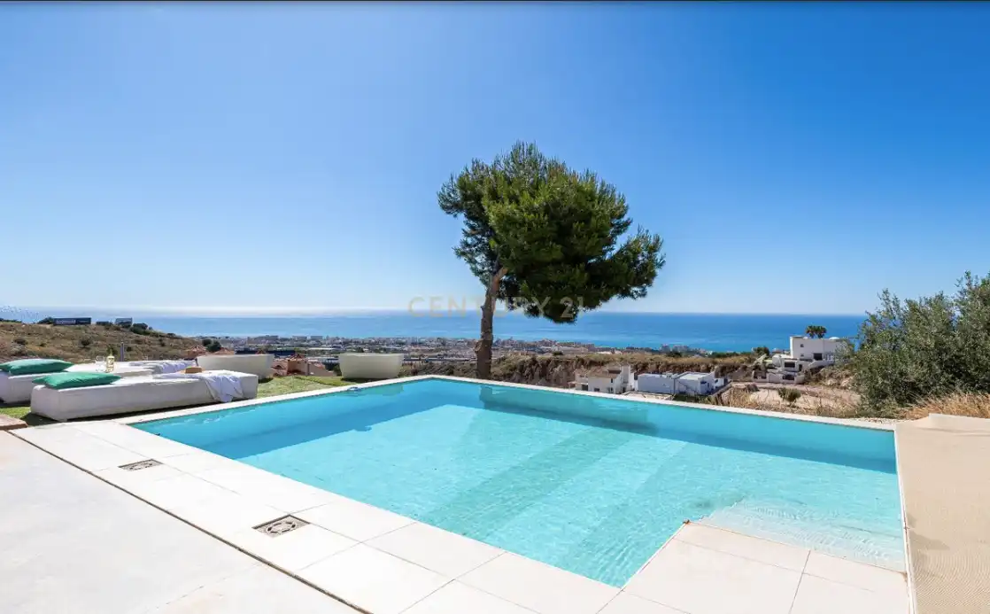 Piscina de Casa o xalet en venda en Benalmádena amb Aire condicionat, Piscina i Rentadora