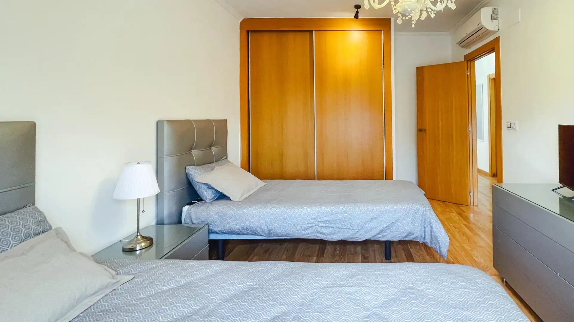 Dormitori de Casa adosada en venda en La Nucia amb Aire condicionat, Jardí privat i Terrassa