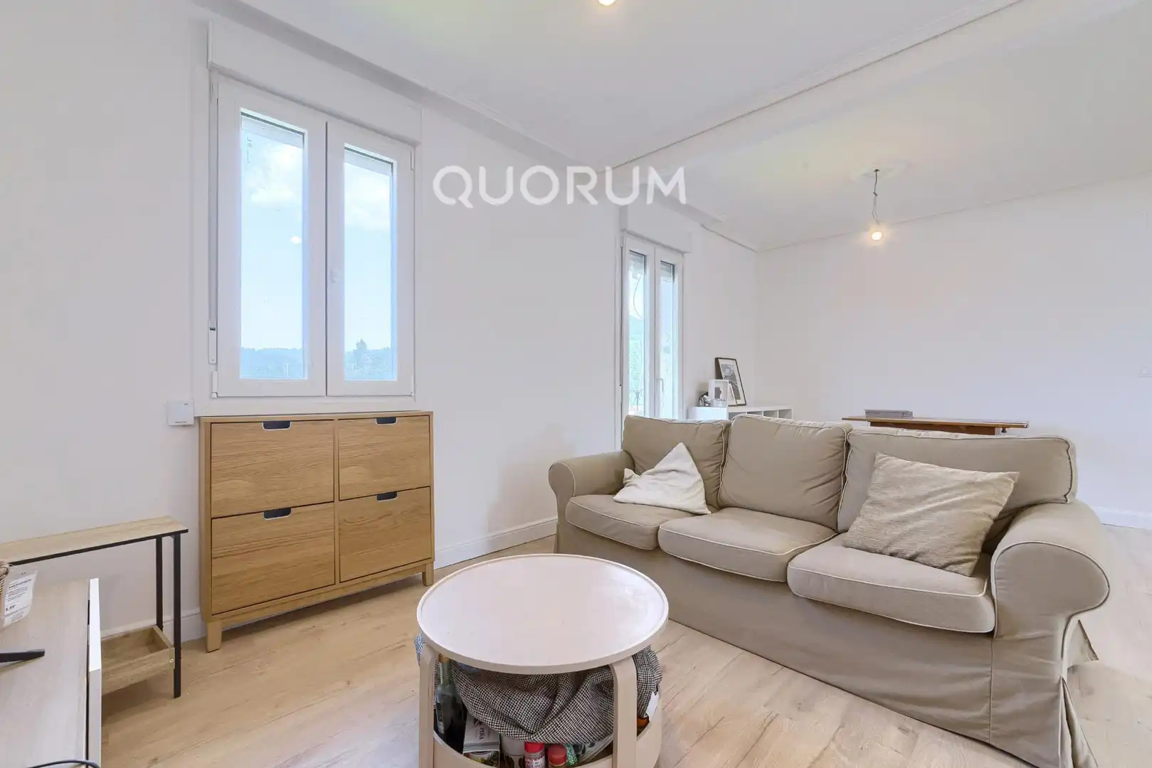 Wohnzimmer von Wohnung zum Verkauf in Arrigorriaga mit Parkett und Balkon