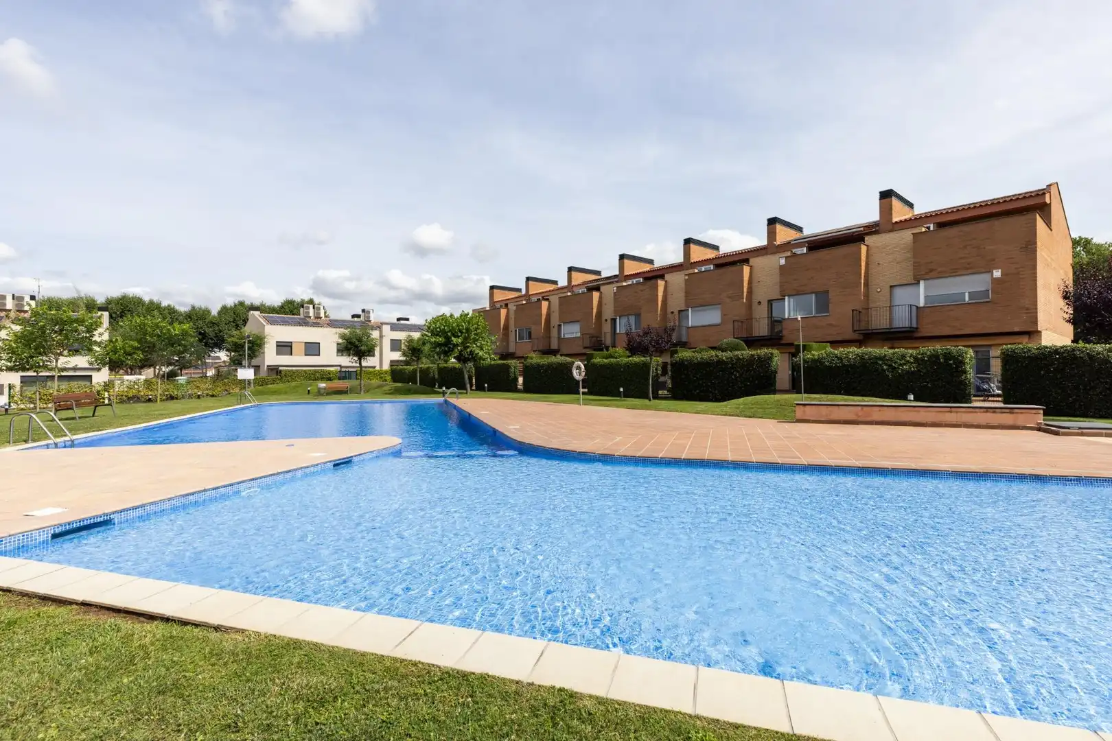 Piscina de Casa adosada en venda en Sant Fost de Campsentelles amb Calefacció, Jardí privat i Terrassa