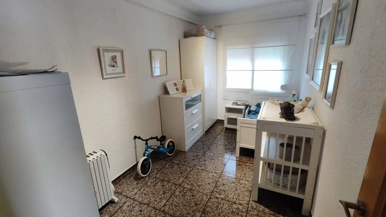 Habitación de Casa adosada en venta en Rubí con Trastero