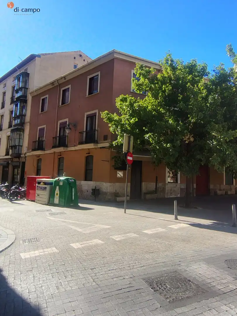 Exterior view of Duplexes for rent in Valladolid  with Air Conditioner and Heating