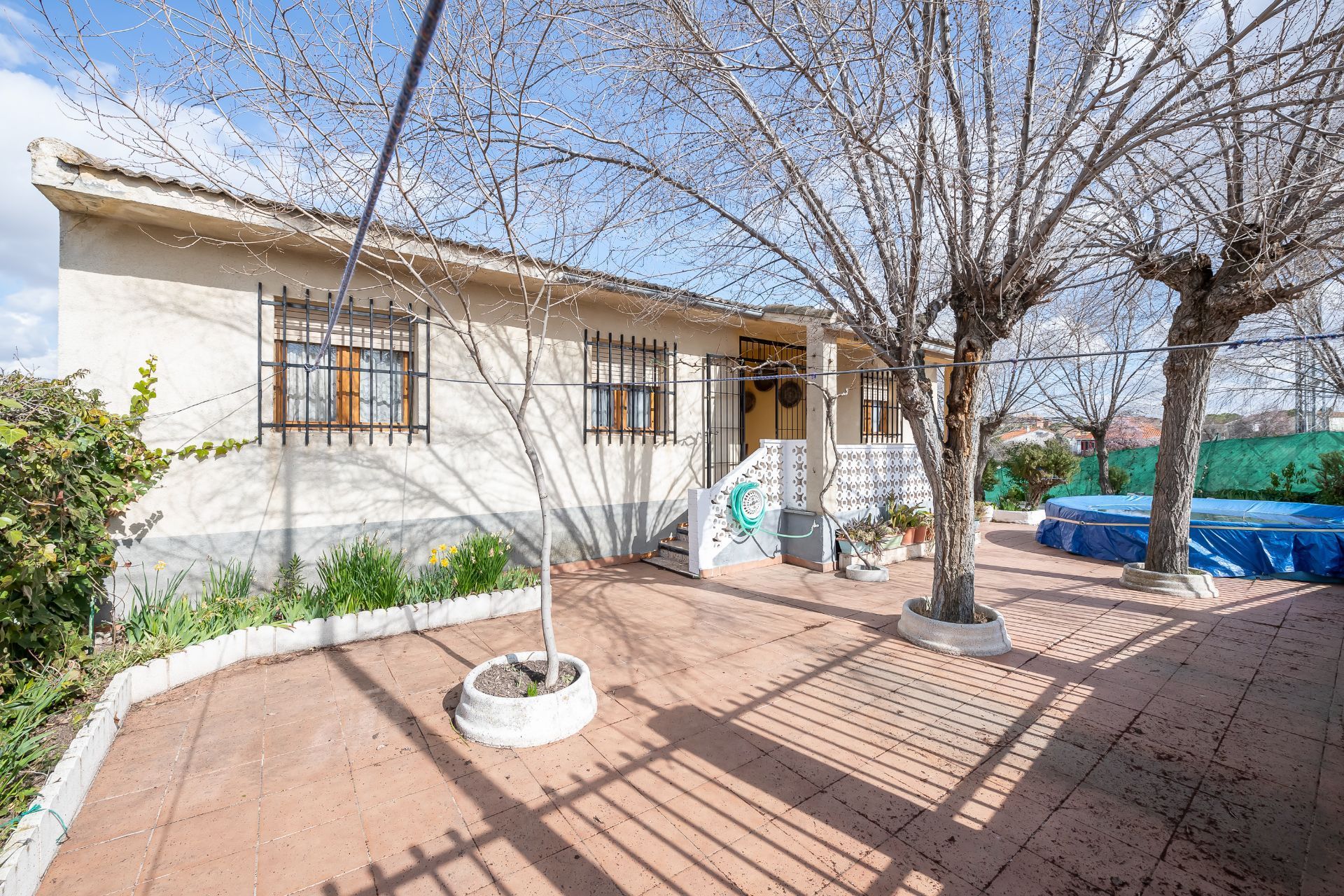 Exterior view of House or chalet for sale in Colmenar de Oreja  with Heating, Private garden and Terrace