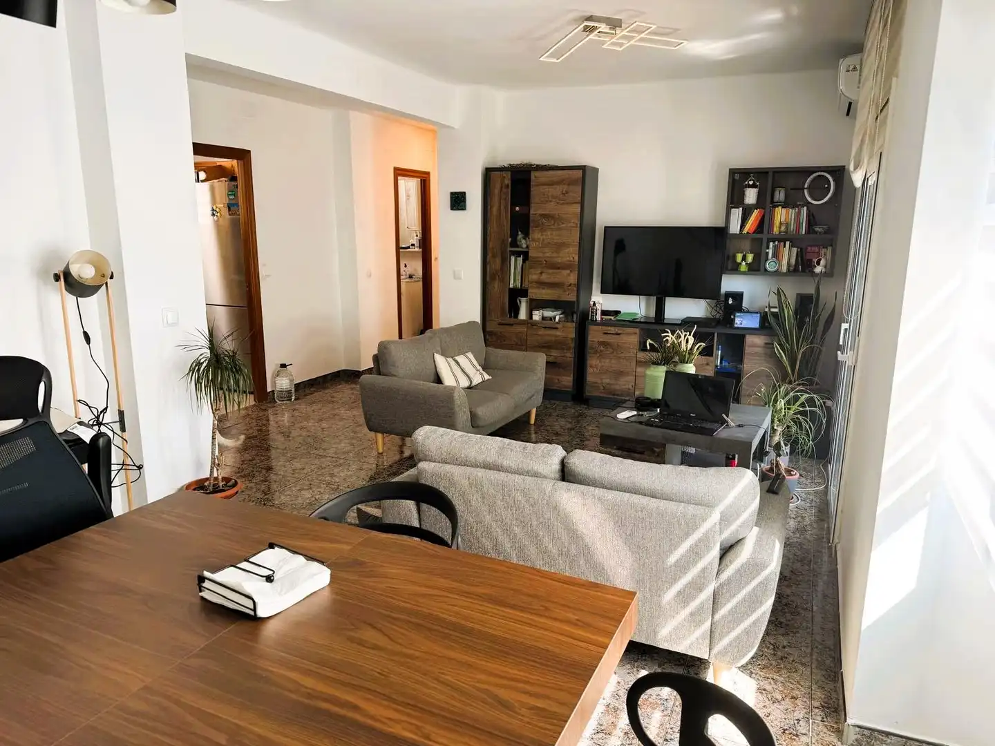 Sala de estar de Piso en venta en Vilanova i la Geltrú con Aire acondicionado, Calefacción y Balcón