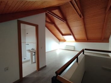 Maison mitoyenne avec balcon à vendre à Calle Medrano