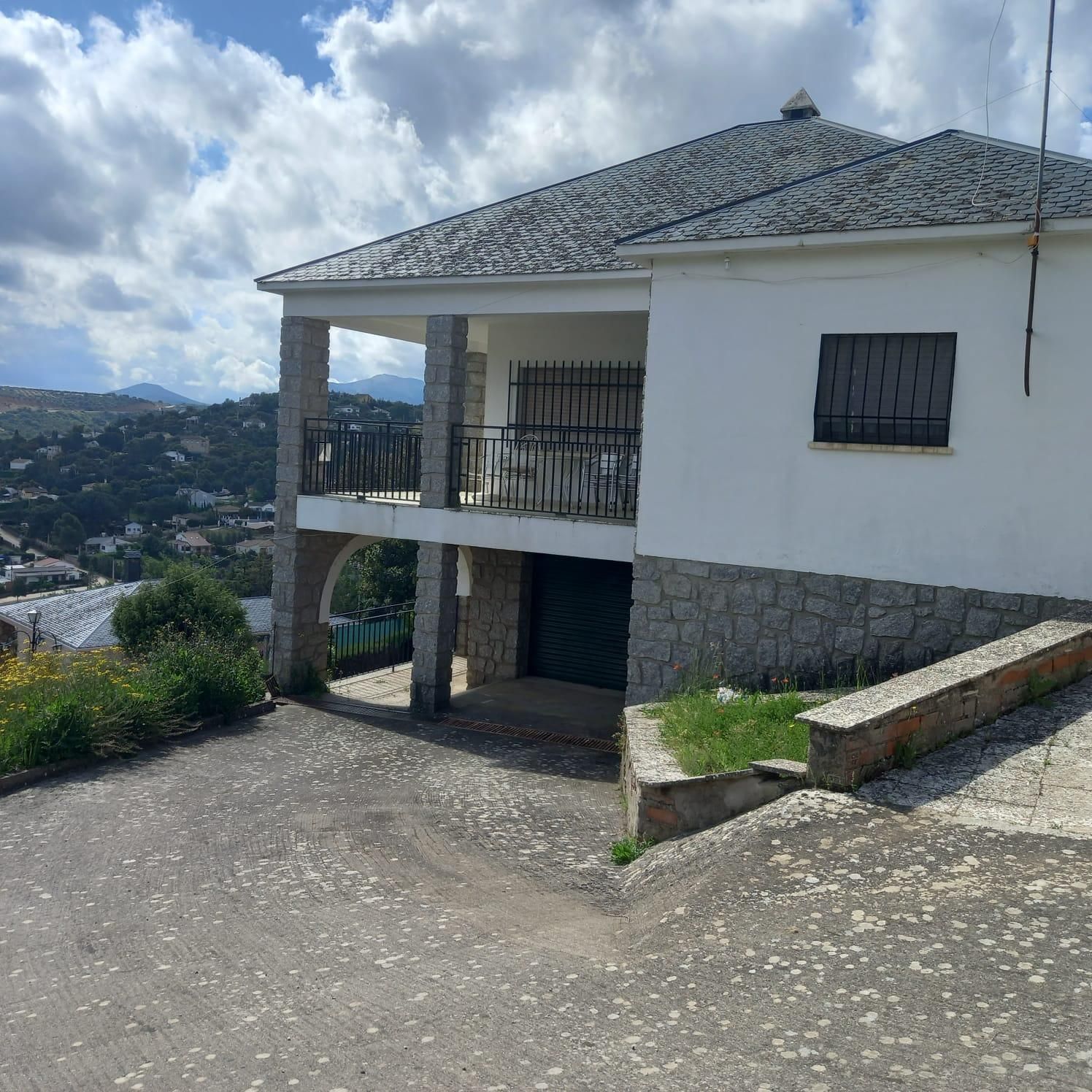 Exterior view of House or chalet for sale in Los Navalmorales  with Private garden, Terrace and Swimming Pool