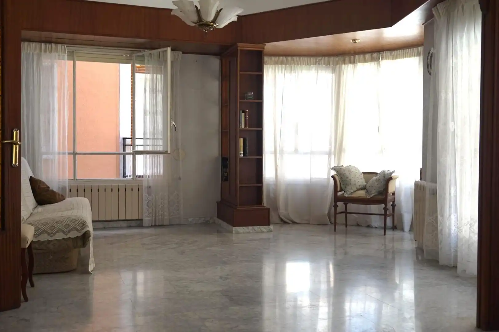 Sala de estar de Piso en venta en Elche / Elx con Aire acondicionado, Trastero y Balcón