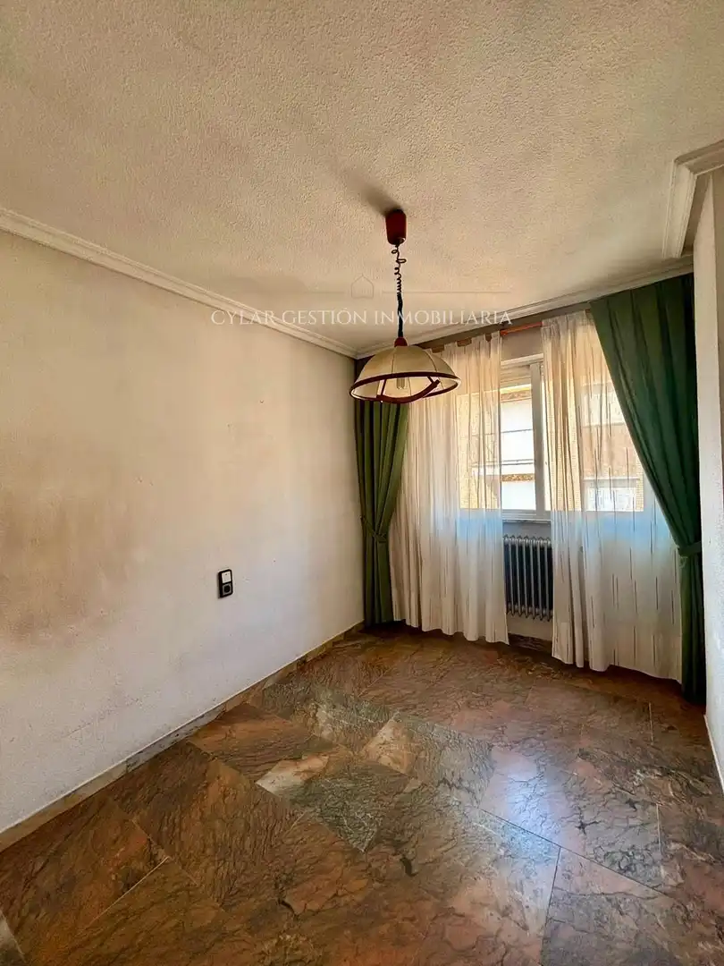 Habitación de Piso en venta en Salamanca con Calefacción, Terraza y Piscina
