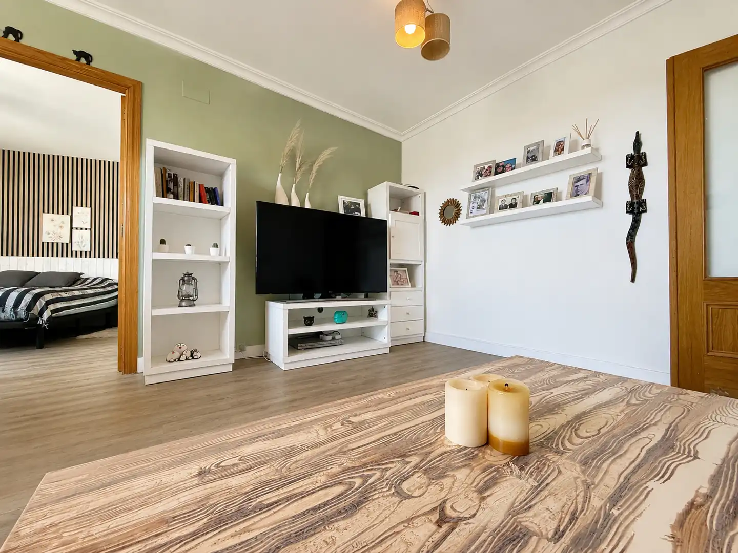 Living room of Flat for sale in La Pobla de Vallbona  with Air Conditioner, Furnished and Oven