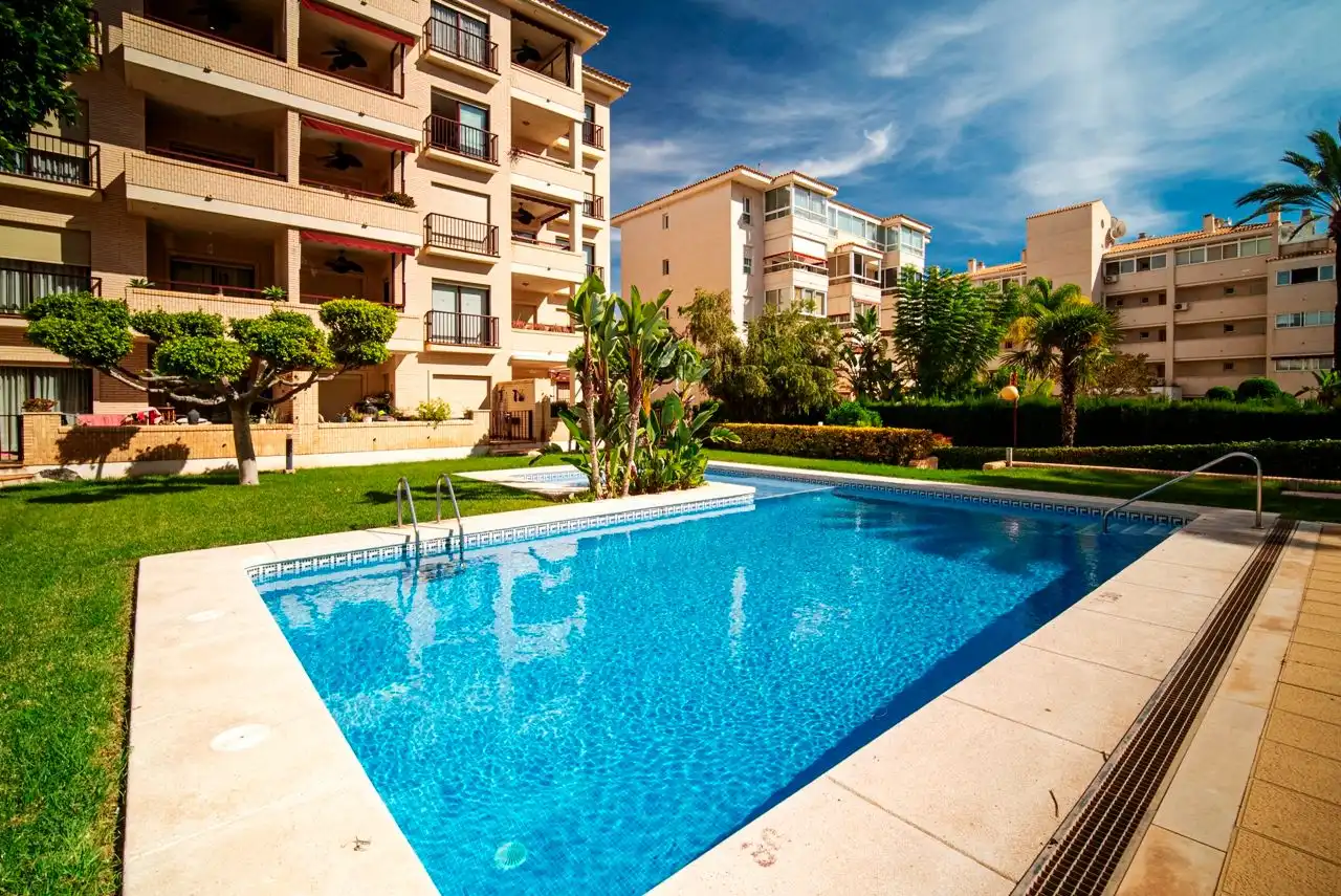 Piscina de Apartament en venda en L'Alfàs del Pi amb Aire condicionat, Calefacció i Piscina