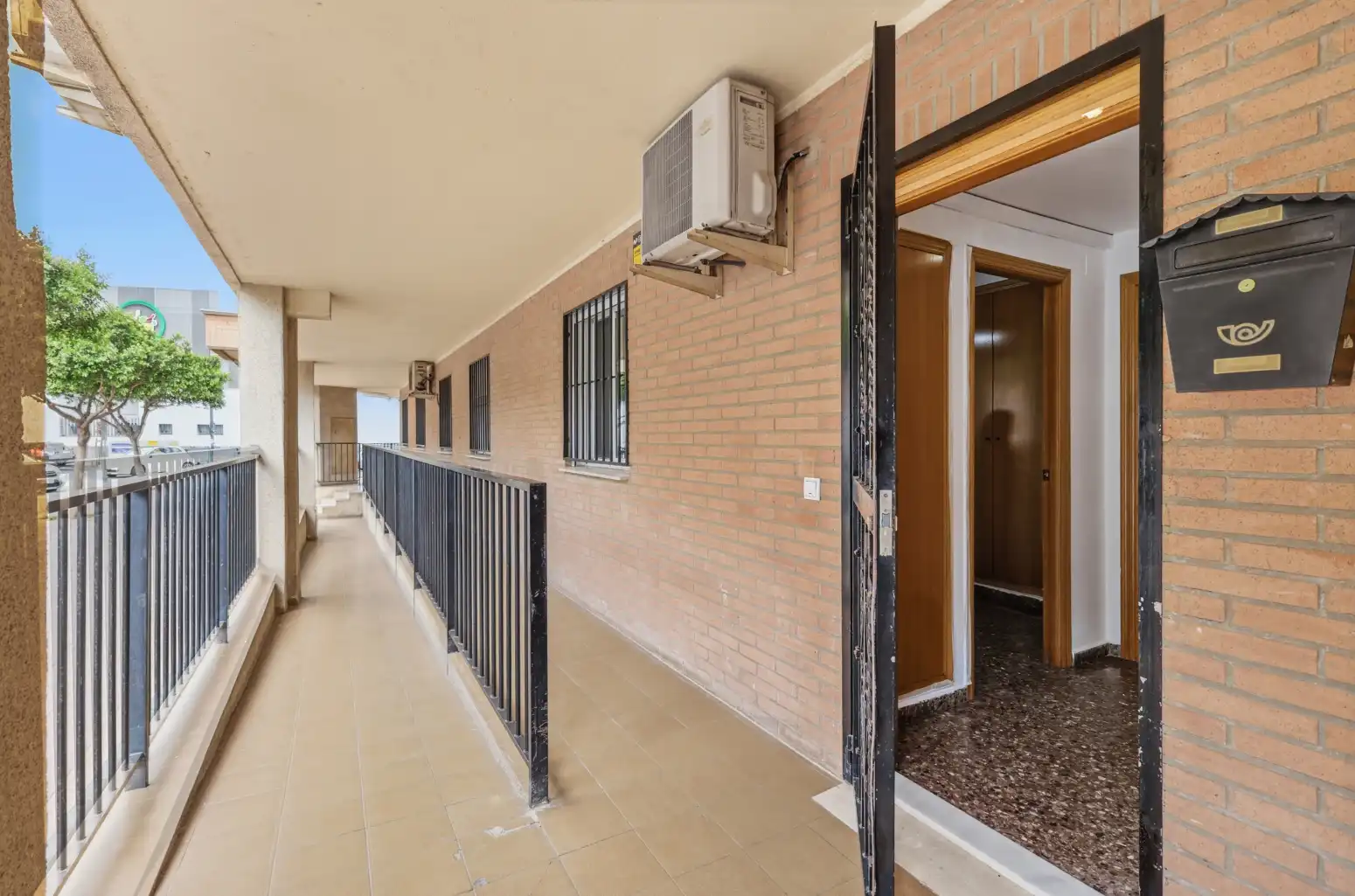 Wohnung zum Verkauf in Alaquàs mit Klimaanlage, Terrasse und Abstellraum