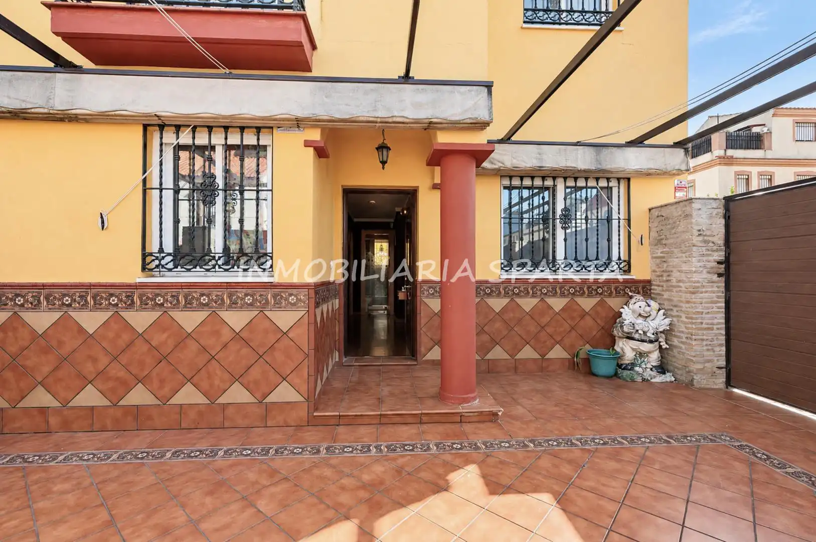 Vista exterior de Casa adosada en venda en Santiponce, Sevilla