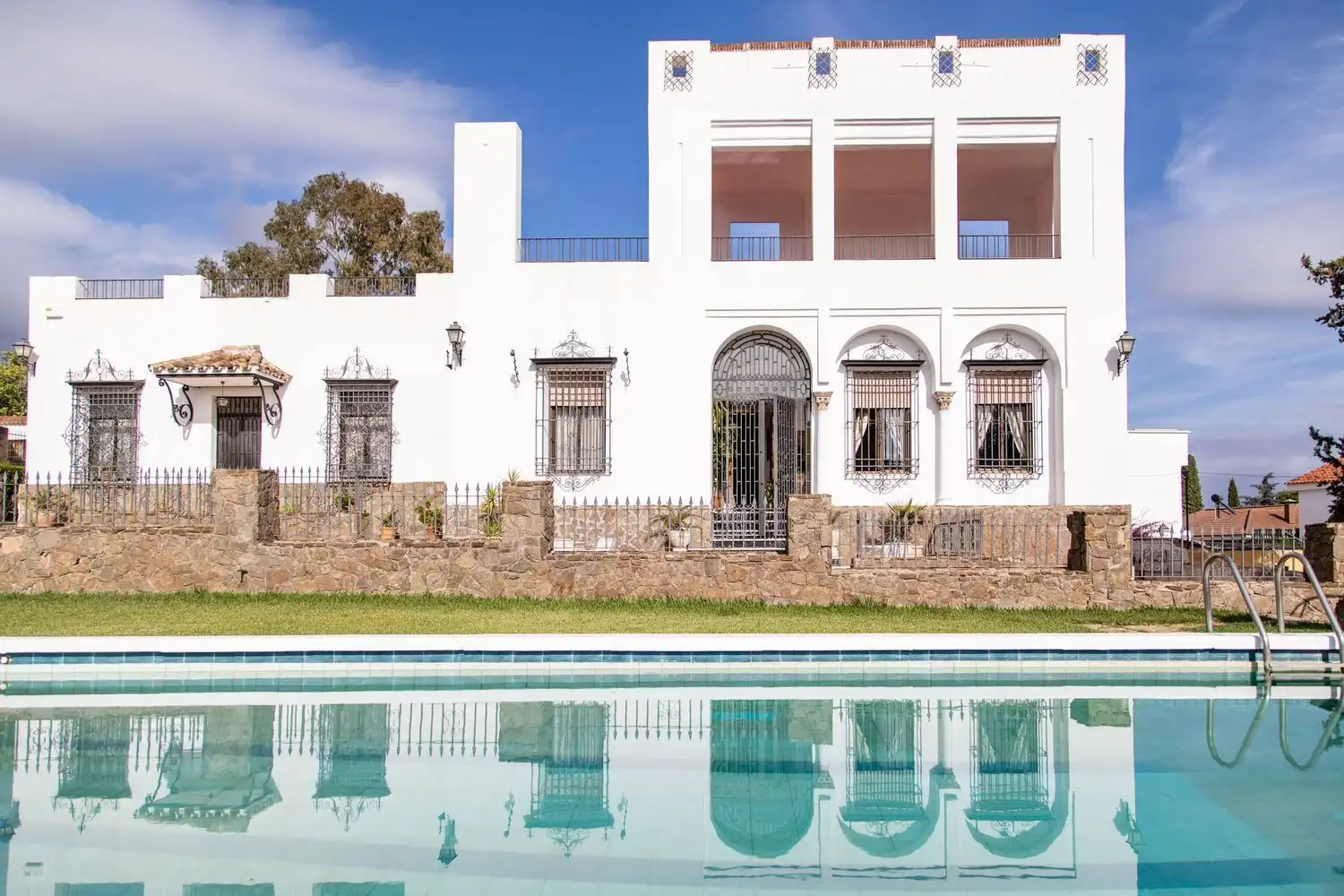 Exterior view of Houses for sale in Córdoba  with Air Conditioner, Private garden and Terrace