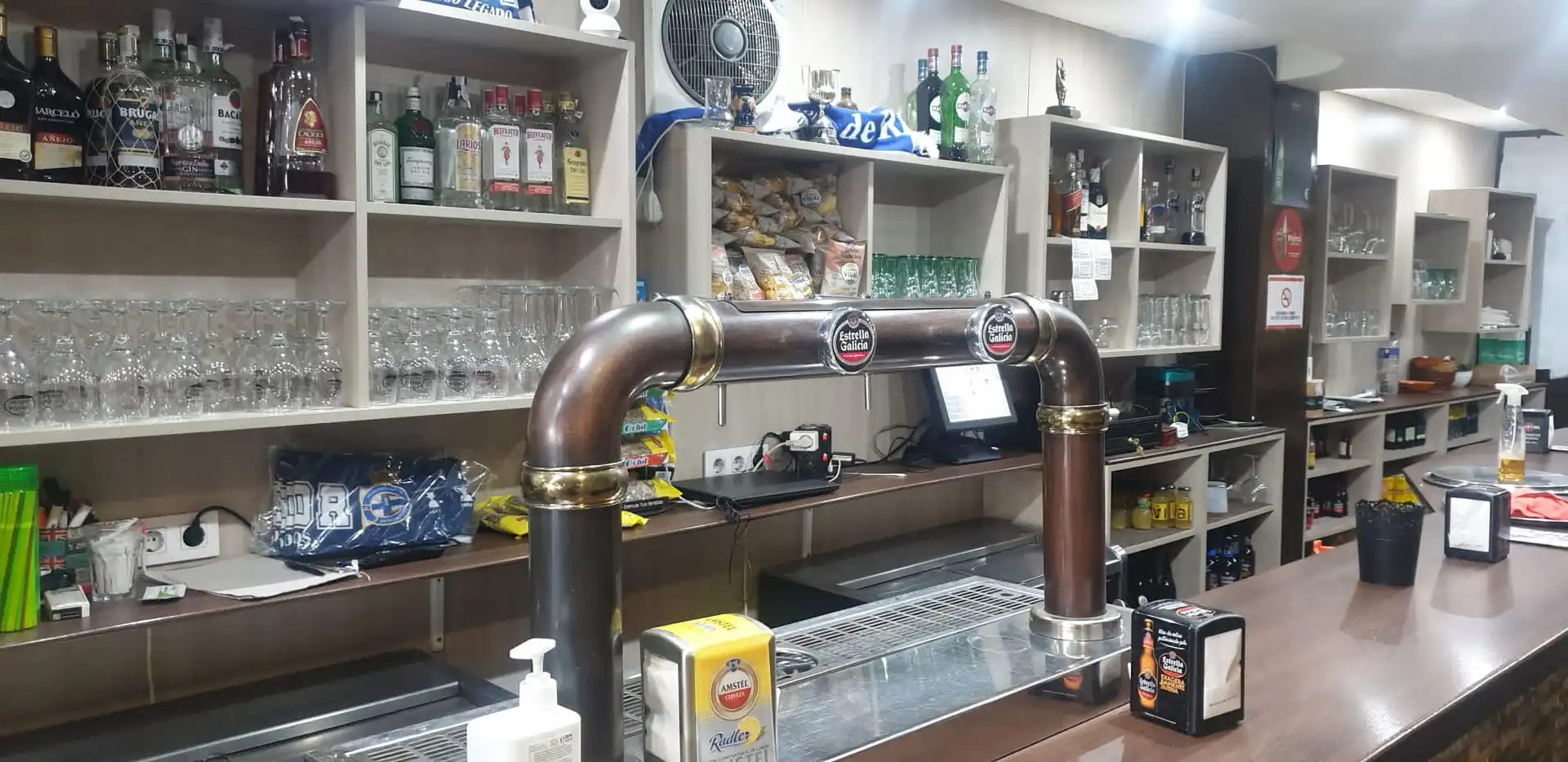 Local en traspaso en Avenida Linares Rivas, Ensanche