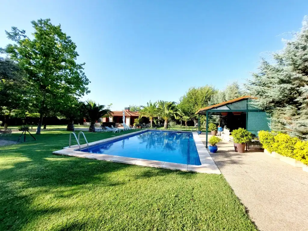 Piscina de Casa o xalet en venda en Badajoz