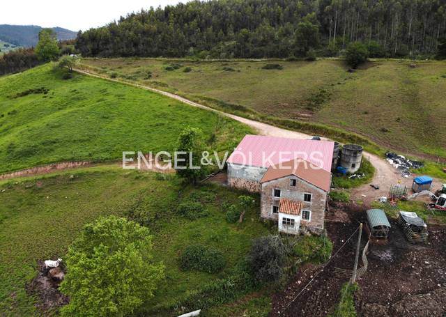 Terreno residencial en Venta en Barrio Carrimon en Renedo