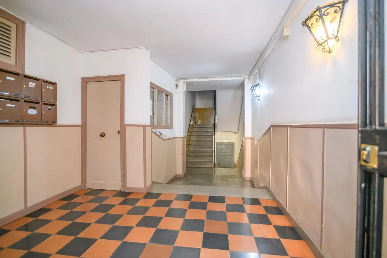 Piso en venta en Barcelona con Calefacción y Parquet