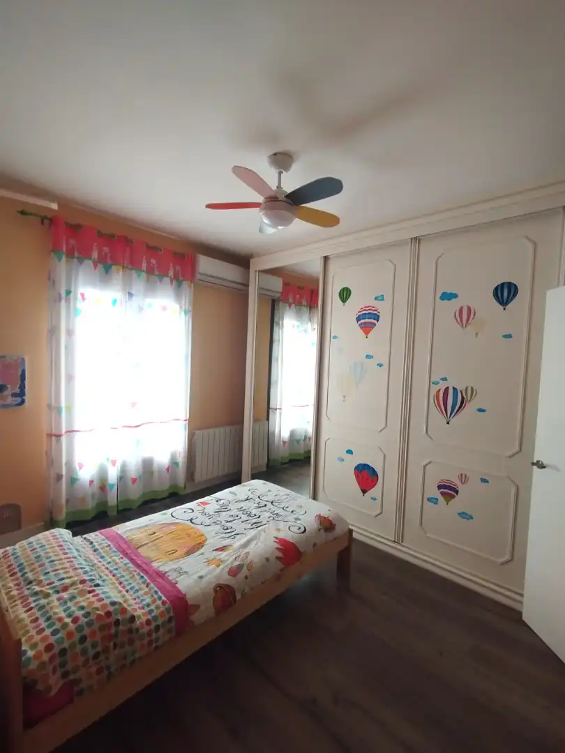 Dormitori de Casa adosada en venda en Mérida amb Aire condicionat, Calefacció i Parquet