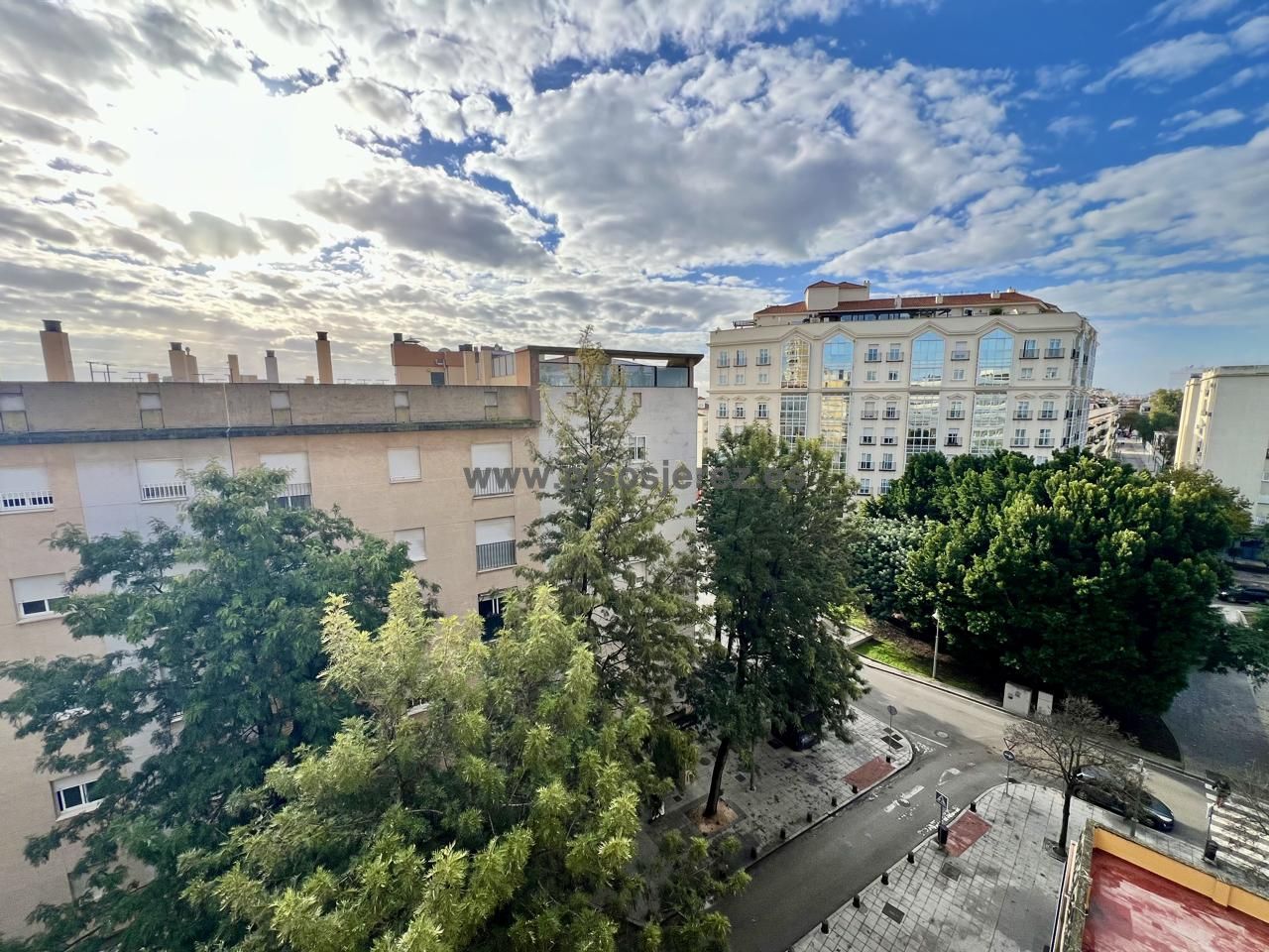 Exterior view of Flat to rent in Jerez de la Frontera  with Air Conditioner and Terrace