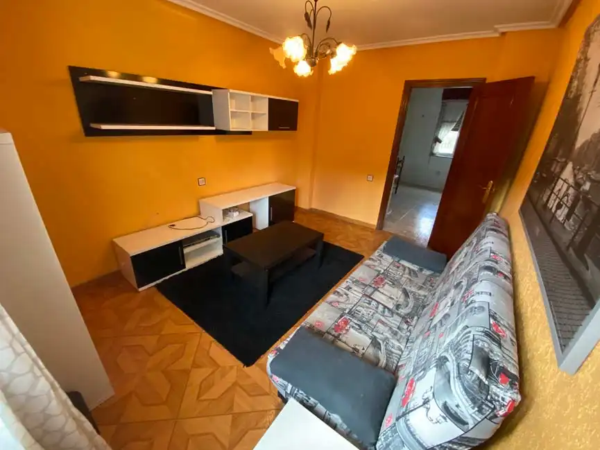 Sala de estar de Piso de alquiler en San Martín del Rey Aurelio con Calefacción, Amueblado y Horno