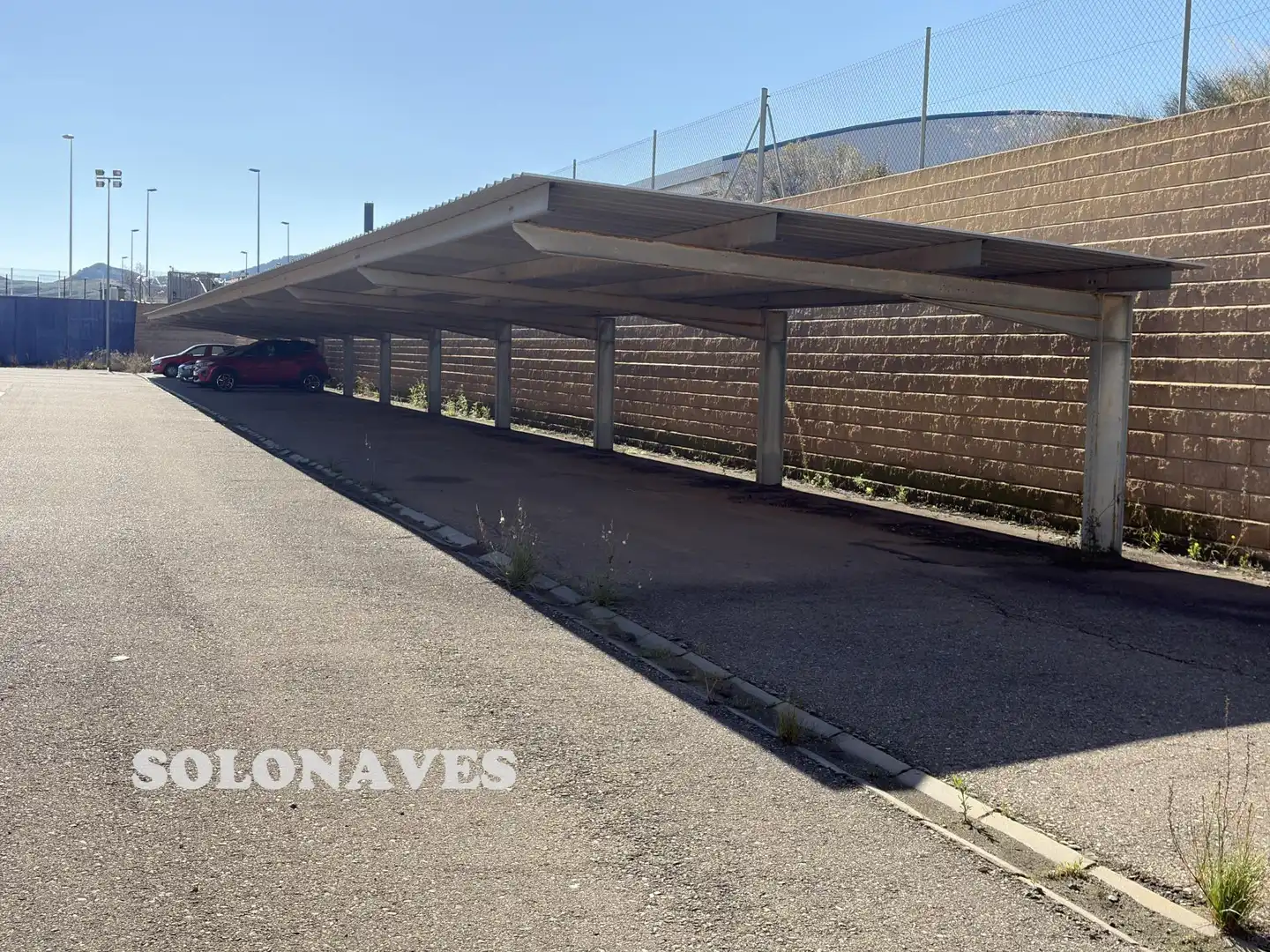Parking de Nave industrial de alquiler en La Muela