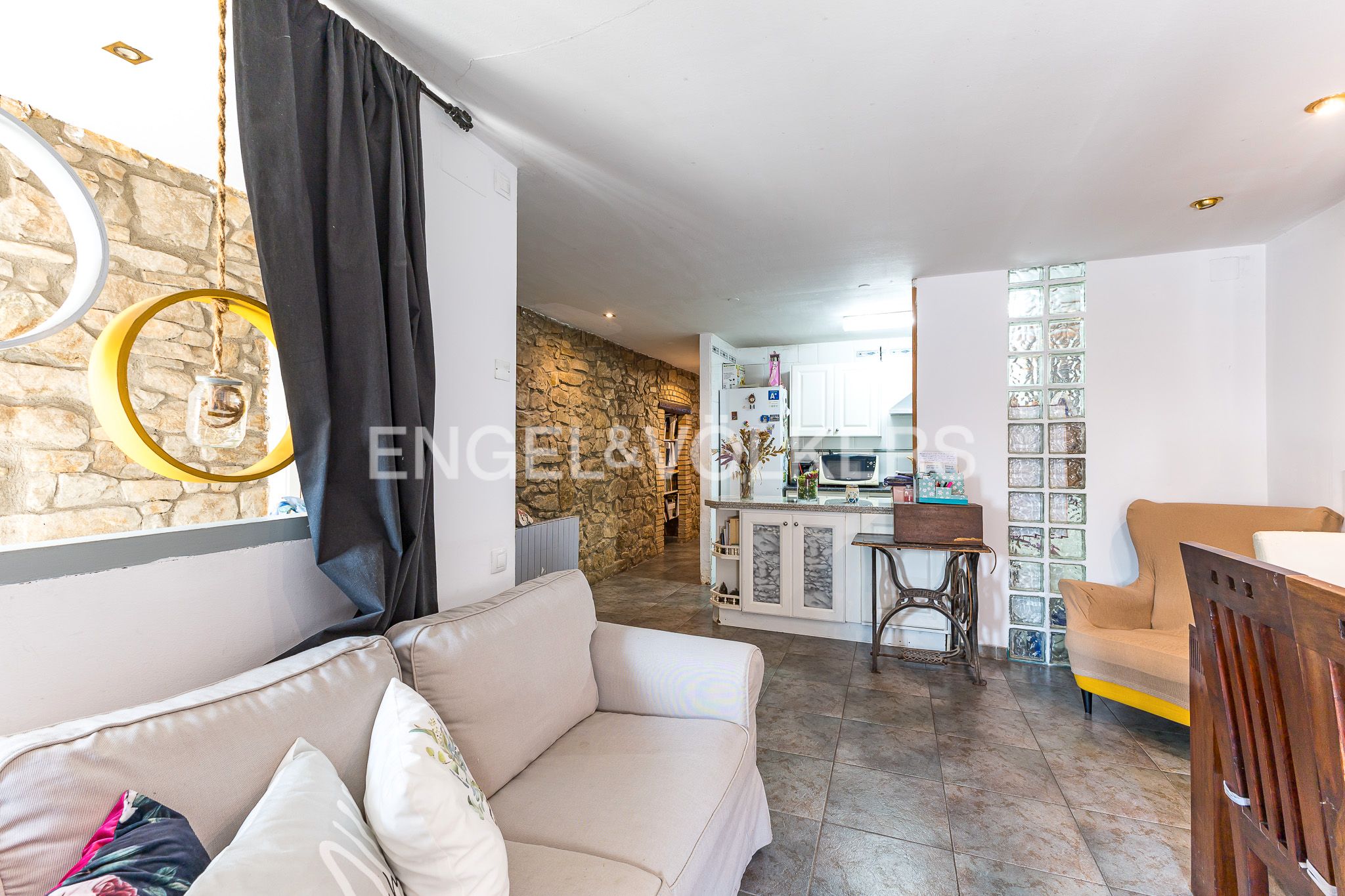 Sala d'estar de Casa o xalet en venda en Sant Vicenç de Castellet amb Calefacció