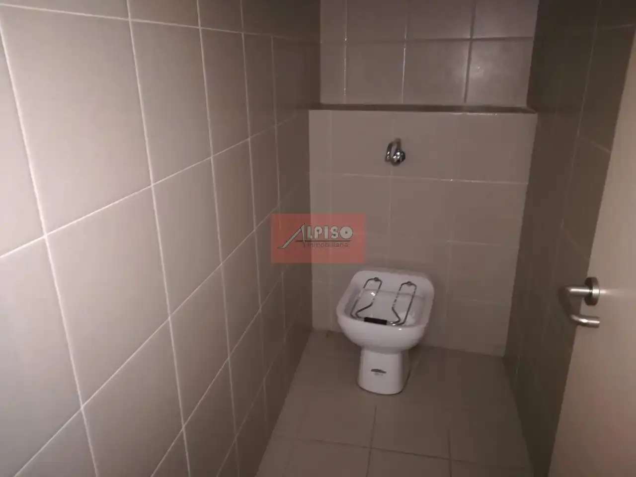 Bathroom of Commercial properties for rent in Ourense Capital 