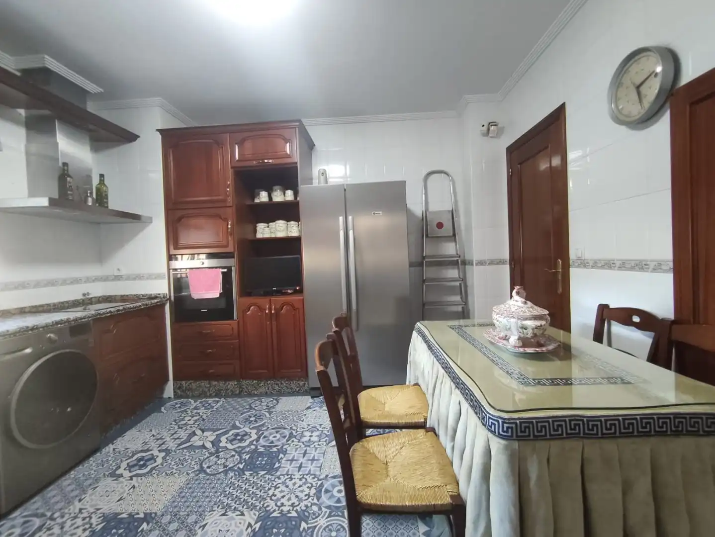 Küche von Haus oder Chalet zum Verkauf in Gines mit Klimaanlage, Heizung und Schwimmbad