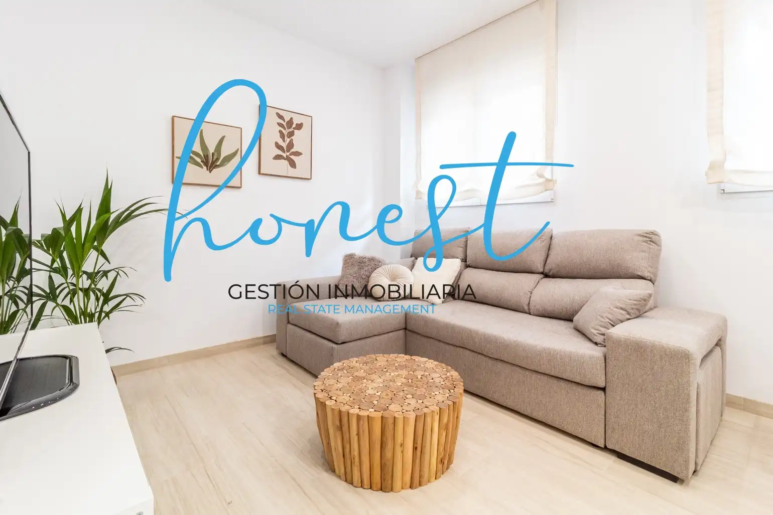Sala de estar de Piso en venta en Torremolinos con Aire acondicionado y Amueblado