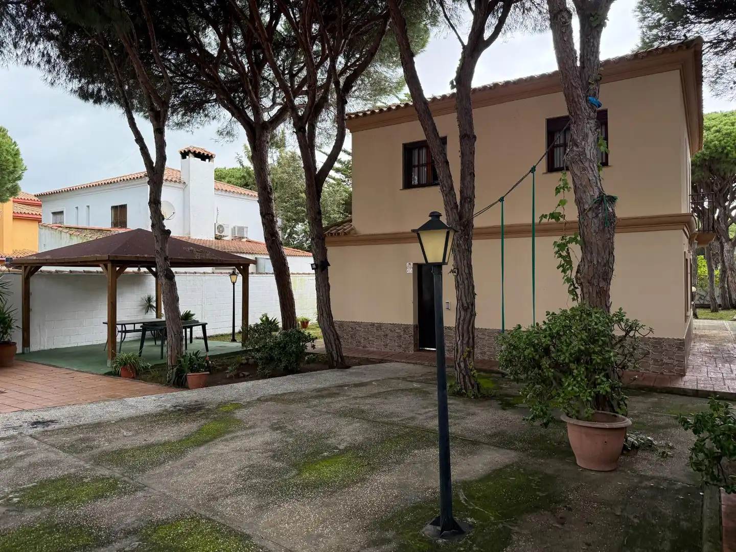 Garden of Houses for sale in Chiclana de la Frontera  with Community pool