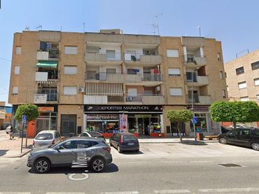 Locale commerciale in vendita a Avenida D´ESTOUP