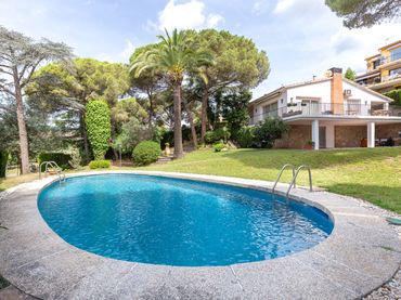 Casa amb balcó en venda a BAIX