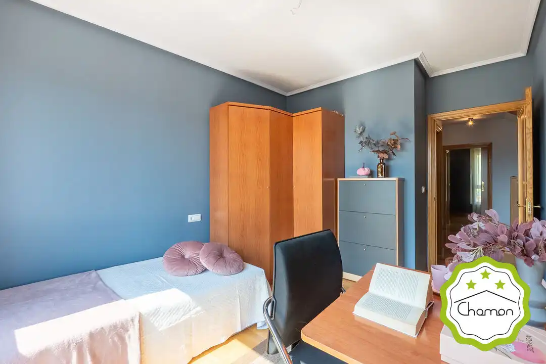 Schlafzimmer von Einfamilien-Reihenhaus zum Verkauf in Barakaldo  mit Heizung, Privatgarten und Terrasse