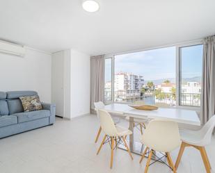 Living room of Apartment for sale in Empuriabrava