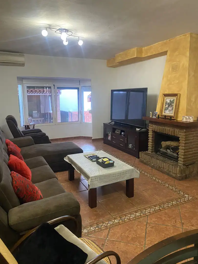 Sala de estar de Casa o chalet en venta en Cártama con Aire acondicionado, Trastero y Piscina