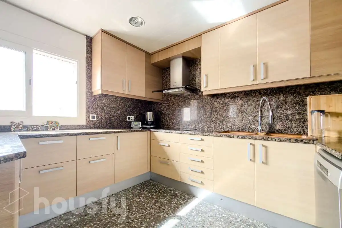 Kitchen of Houses for sale in Mataró  with Air Conditioner, Heating and Terrace